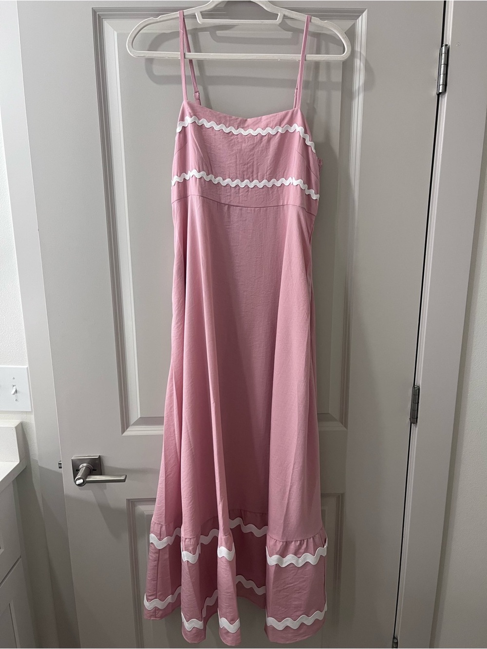 Women's Pink Spaghetti-Strap Maxi Dress with White Trim - Picture 4 of 7